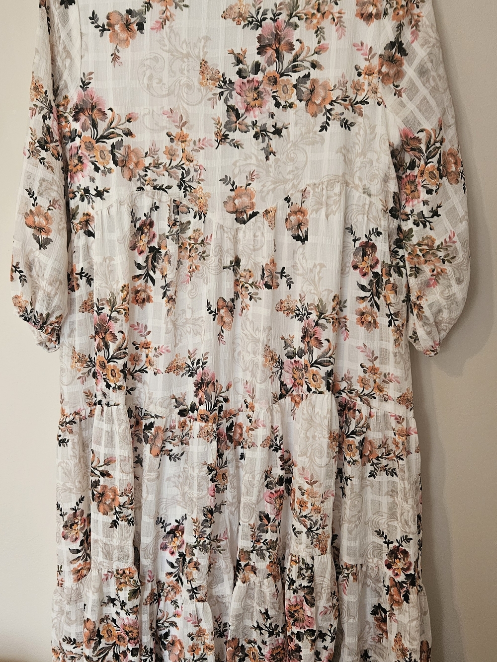 Femella Black - Cream Floral V-Neck Dress with Pink & Orange Blooms Medium Size - Picture 15 of 15